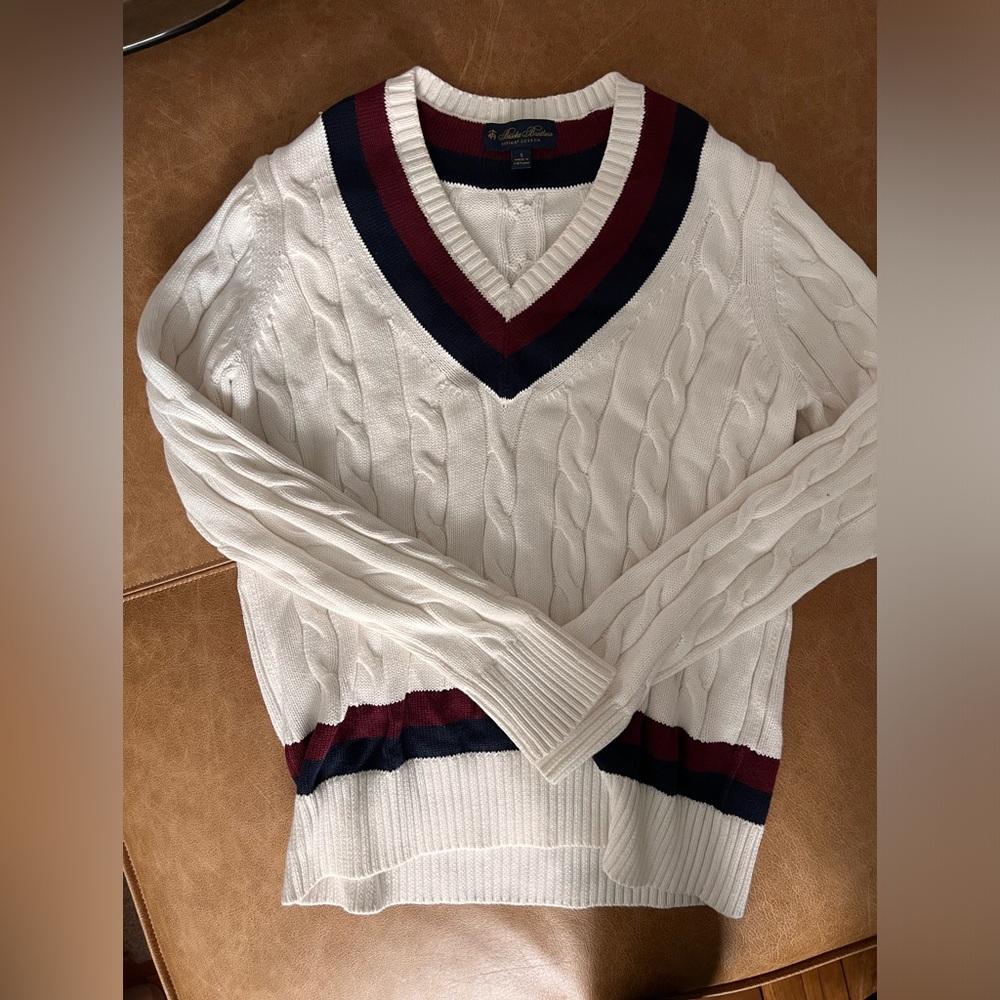 Brooks Brothers Men’s Vneck sweater